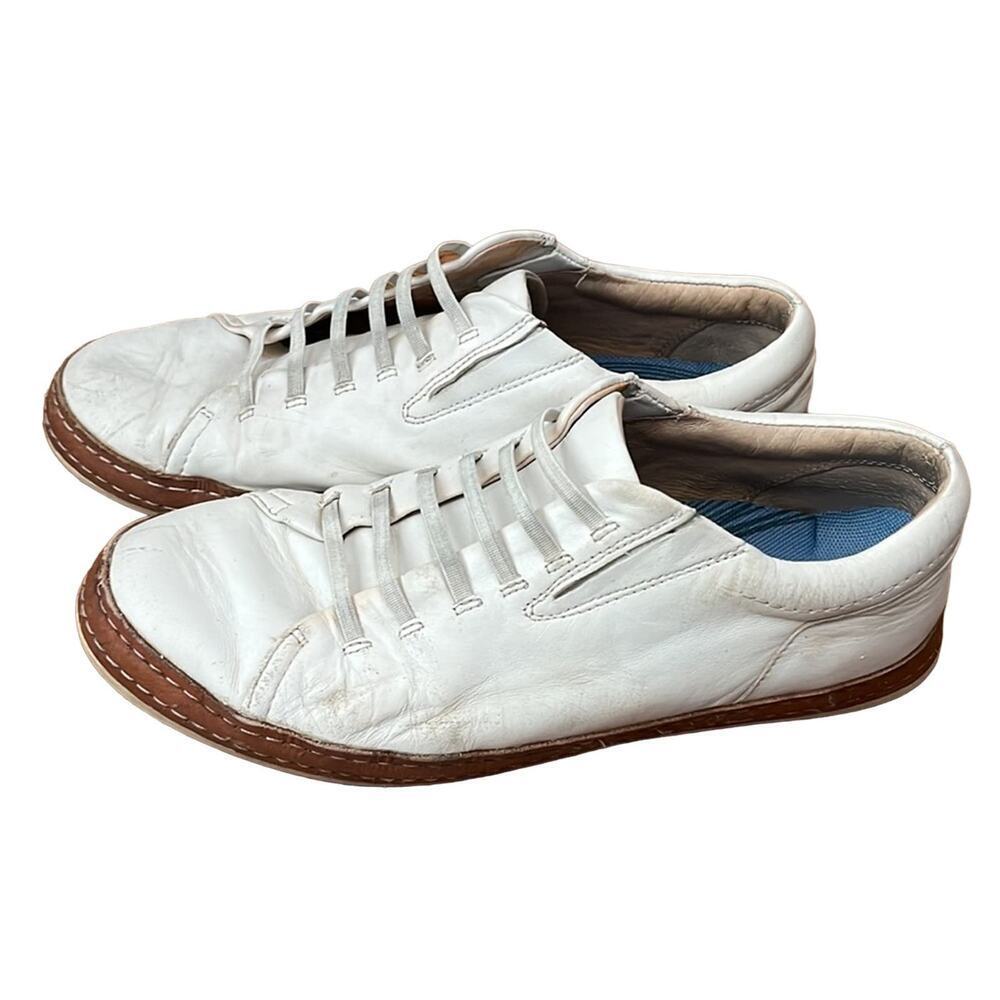 Vionic White Sneakers Leather bottom accent-Size 8.5/39